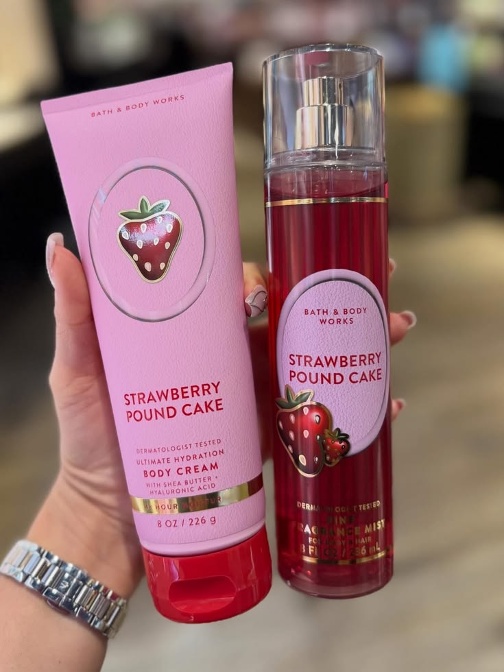 Splash Strawberry Pound Cake 236ml By Bath & Body Works